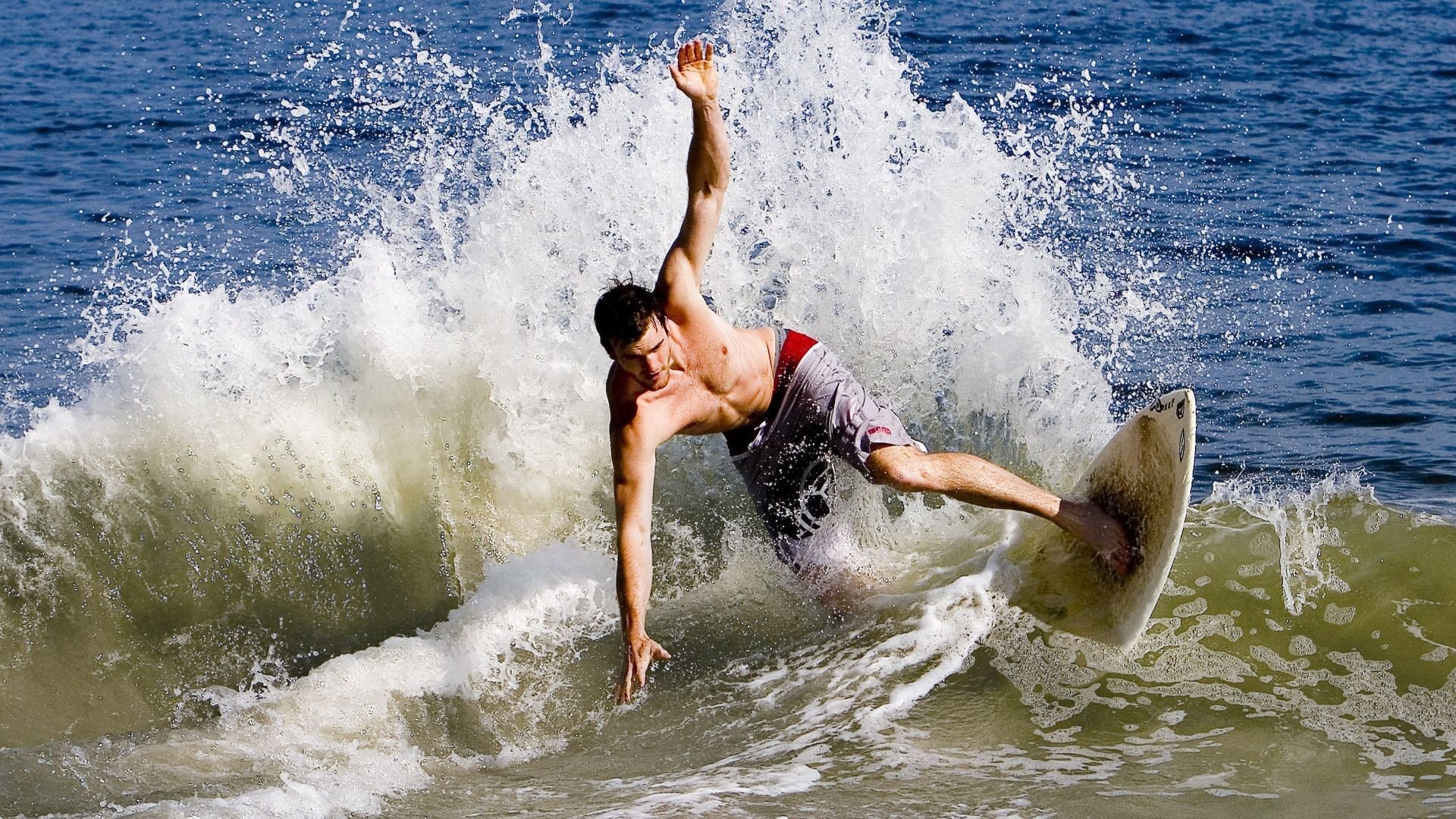 全国柔道大奖赛男子100公斤级，新锐选手再创佳绩斩获金牌，柔道全国比赛